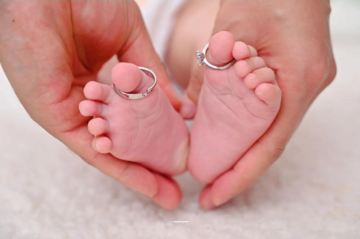 自贡宝宝发烧手心比额头烫